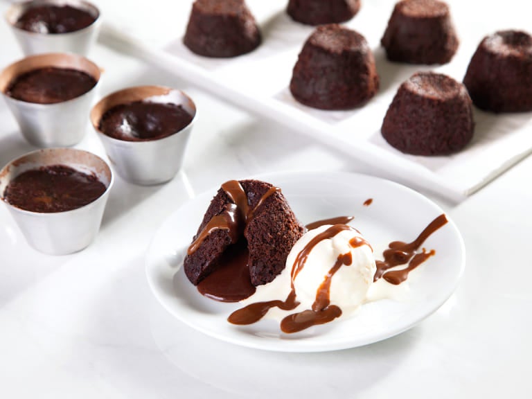 Sobremesa de chocolate no prato