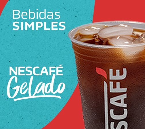 Anúncio do Nescafé Gelado: copo plástico com café gelado e logo Nescafé, fundo azul e vermelho, texto 'Bebidas Simples'.
