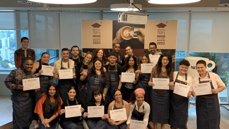 103 alunos foram certificados no programa social da Nestlé que transforma jovens em especialistas em café
