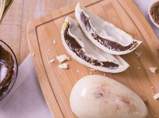 Ovo de Páscoa Recheado feito com ALPINO