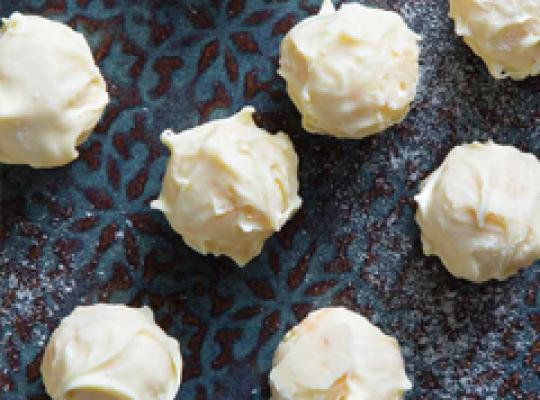 Deliciosas Trufas de Leite com Damasco