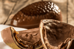 Ovo feito com Recheio Charge