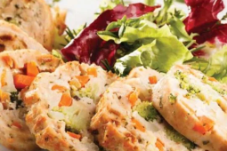 rocambole de frango recheado com legumes