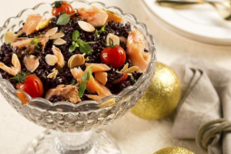Salada de Arroz Negro e Salmão