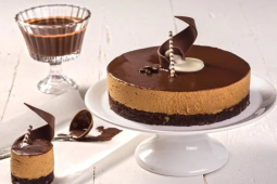 Torta Mousse de Café com Brownie