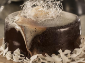 torta de coco com banana caramelada