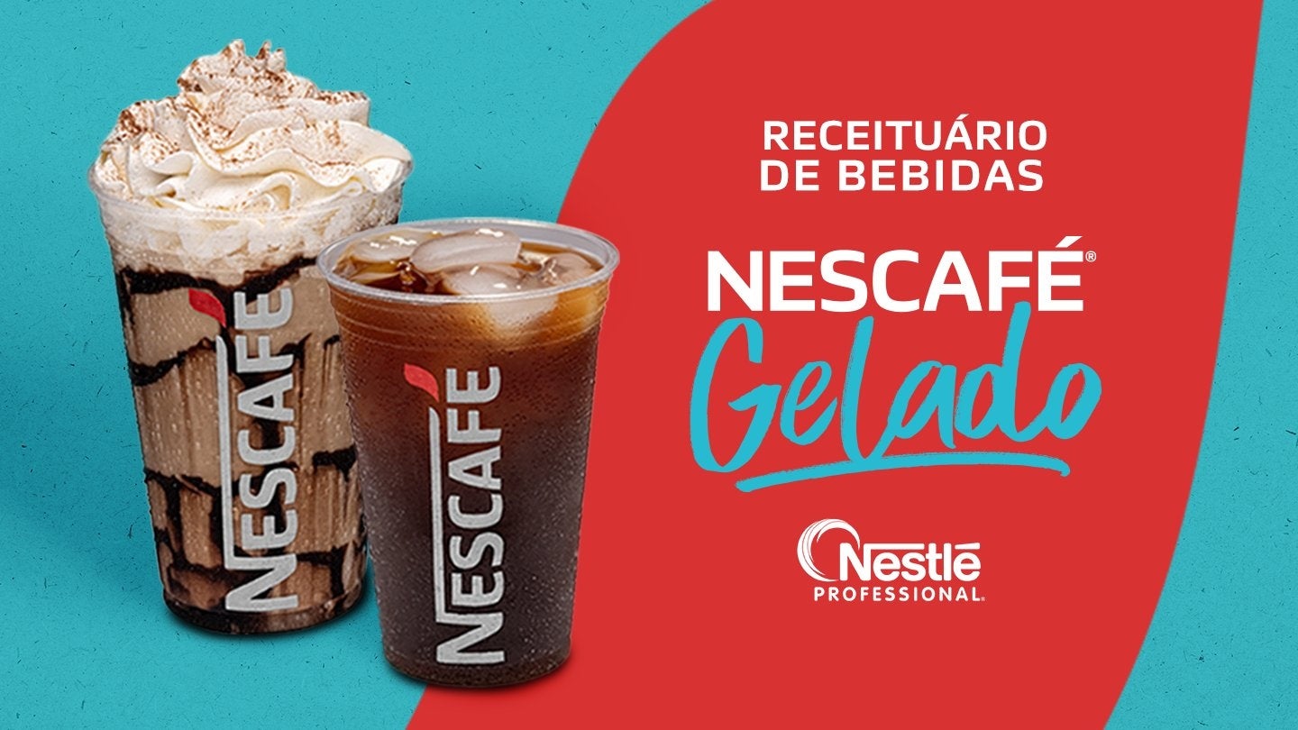 Imagem promocional Nescafé Gelado com duas bebidas em copos transparentes: uma com chantilly e calda de chocolate, outra com 